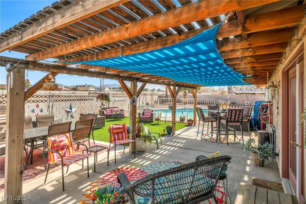 659 Glenwood, Henderson, NV 89002