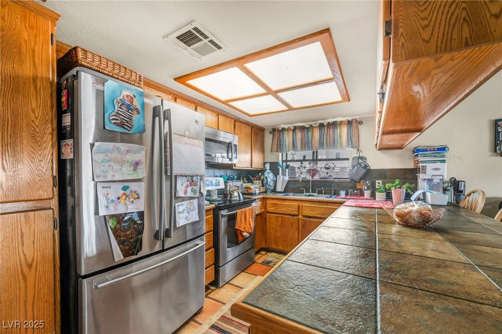659 Glenwood, Henderson, NV 89002