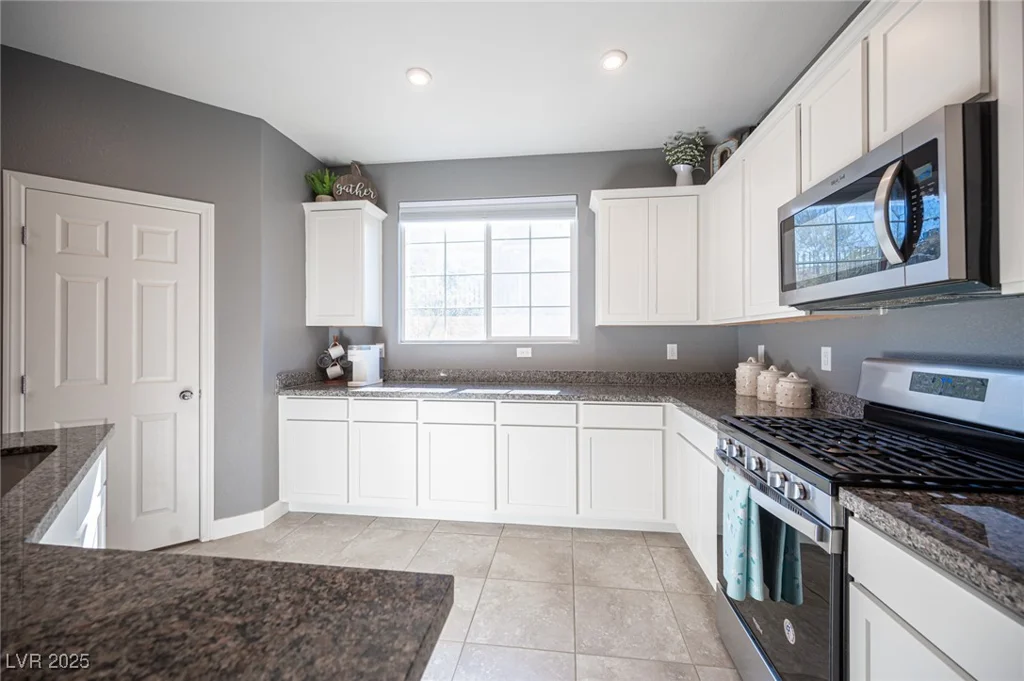 8034 Mercury Skye, Las Vegas, NV 89166