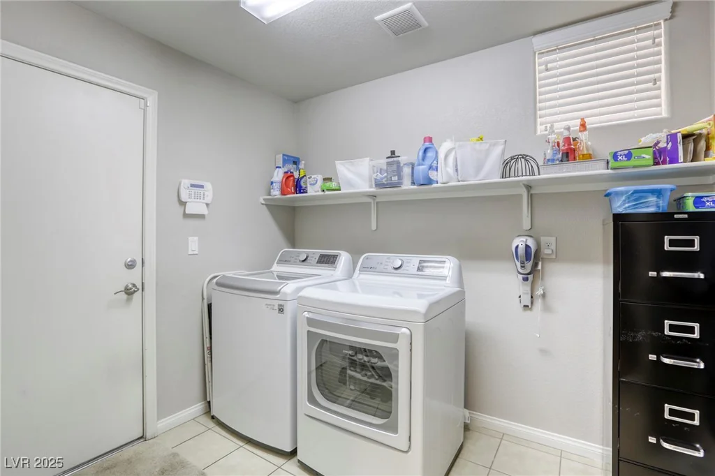 9240 Long Grove, Las Vegas, NV 89149