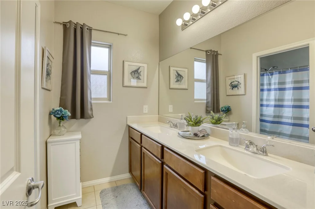 9240 Long Grove, Las Vegas, NV 89149