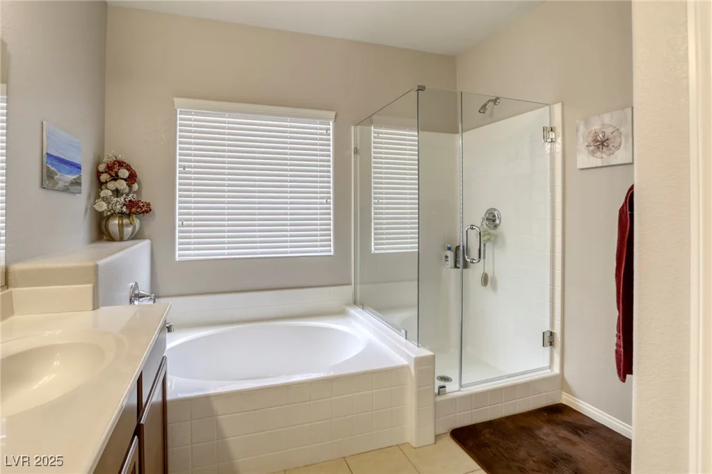 9240 Long Grove, Las Vegas, NV 89149