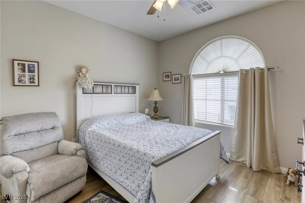 9240 Long Grove, Las Vegas, NV 89149