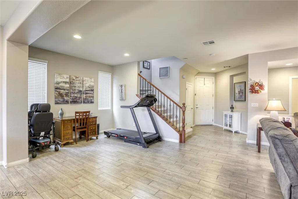 9240 Long Grove, Las Vegas, NV 89149