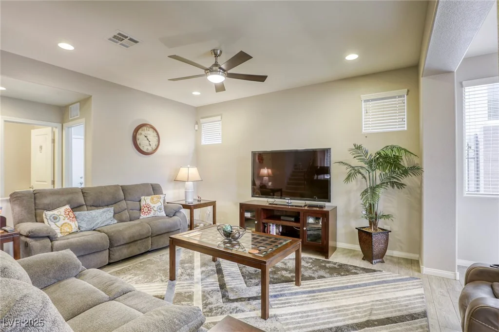 9240 Long Grove, Las Vegas, NV 89149
