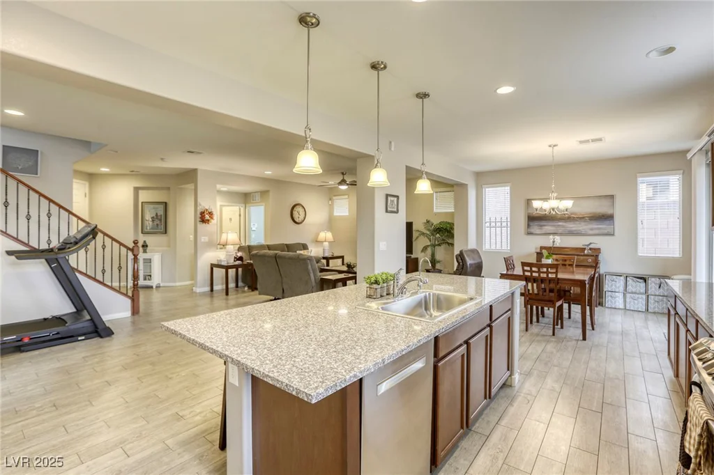 9240 Long Grove, Las Vegas, NV 89149