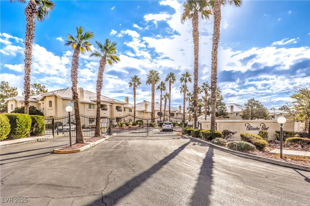 3320 Fort Apache, Las Vegas, NV 89117
