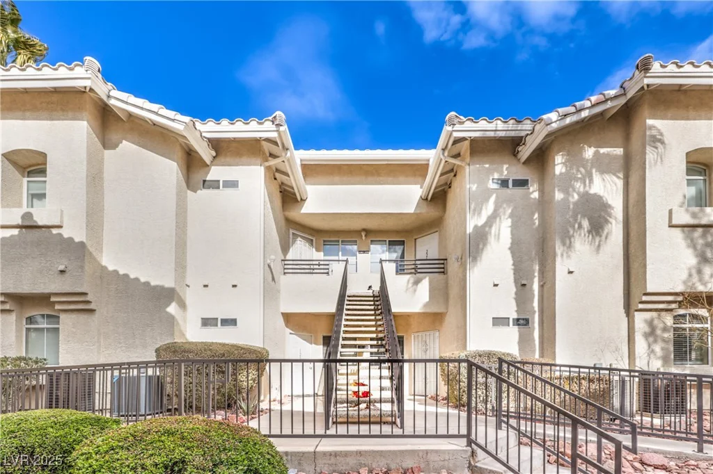 3320 Fort Apache, Las Vegas, NV 89117