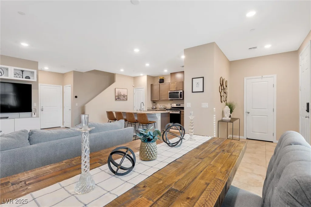 3296 Palindrome, Henderson, NV 89044