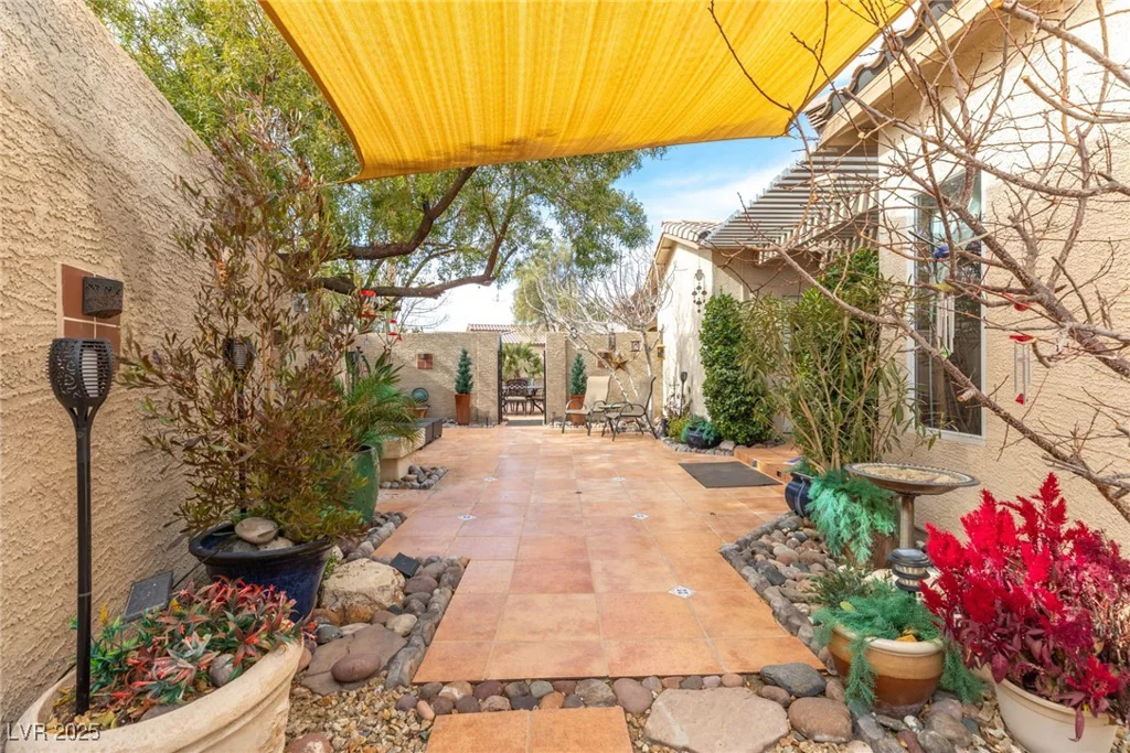 6422 Hughes Springs, Las Vegas, NV 89131