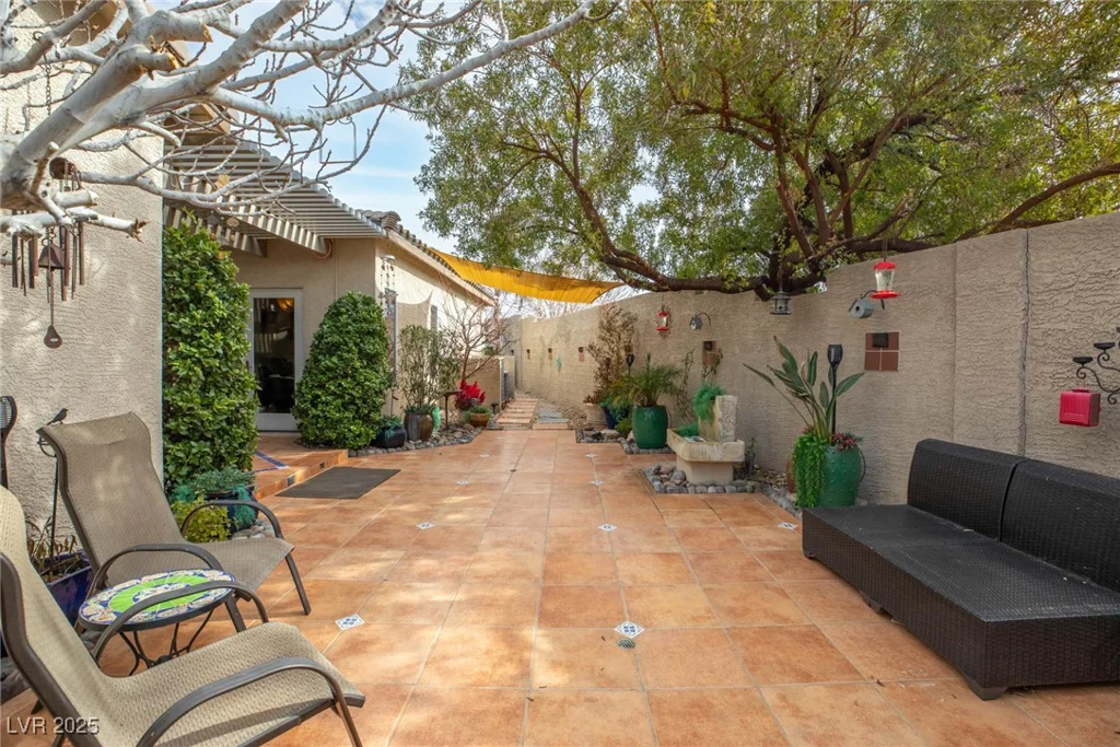 6422 Hughes Springs, Las Vegas, NV 89131
