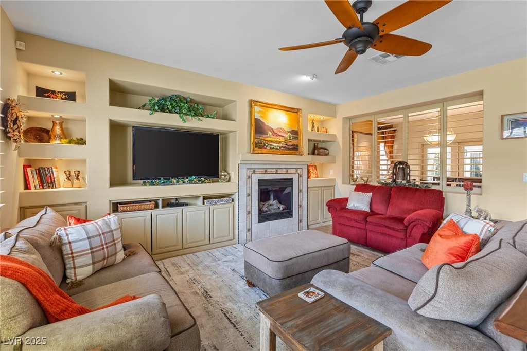 6422 Hughes Springs, Las Vegas, NV 89131