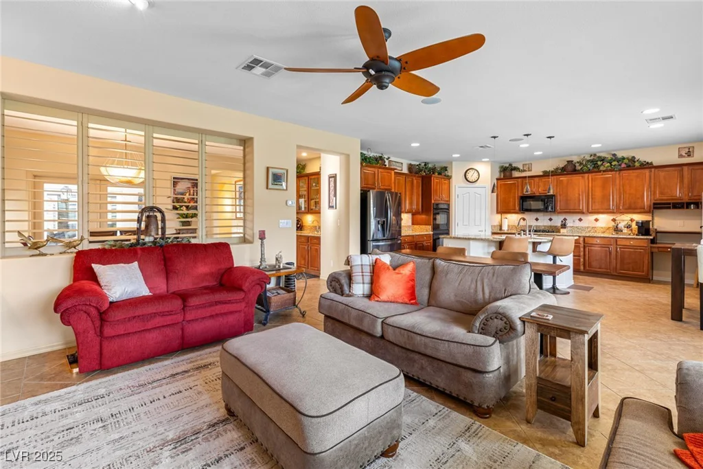 6422 Hughes Springs, Las Vegas, NV 89131