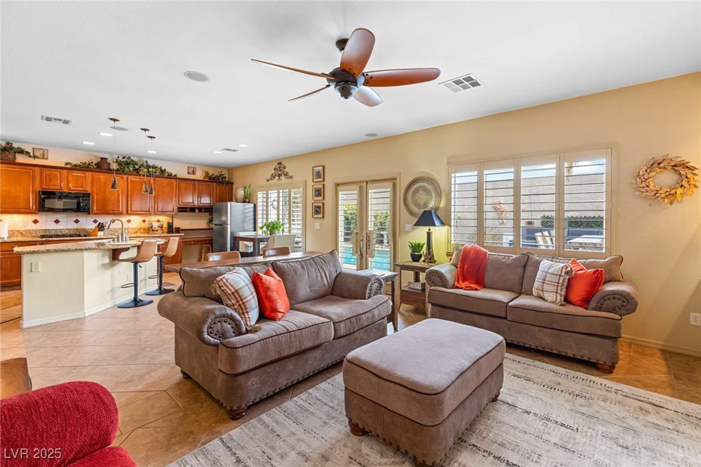 6422 Hughes Springs, Las Vegas, NV 89131