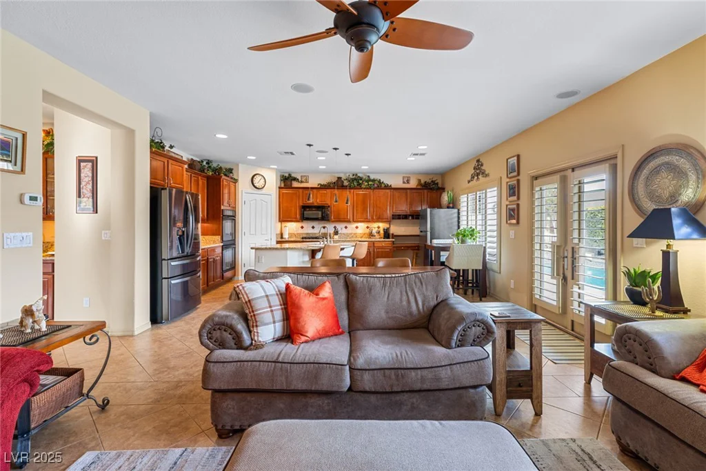 6422 Hughes Springs, Las Vegas, NV 89131