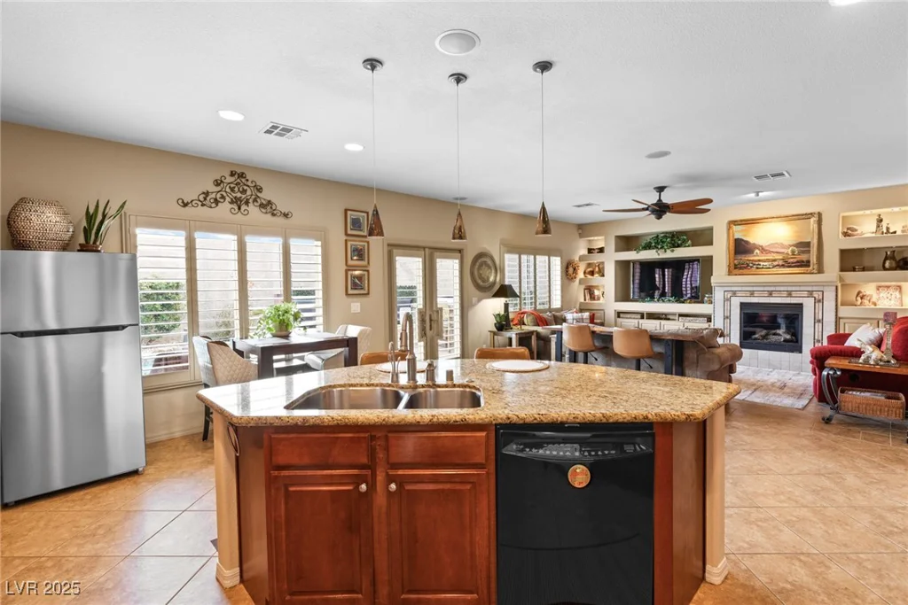 6422 Hughes Springs, Las Vegas, NV 89131