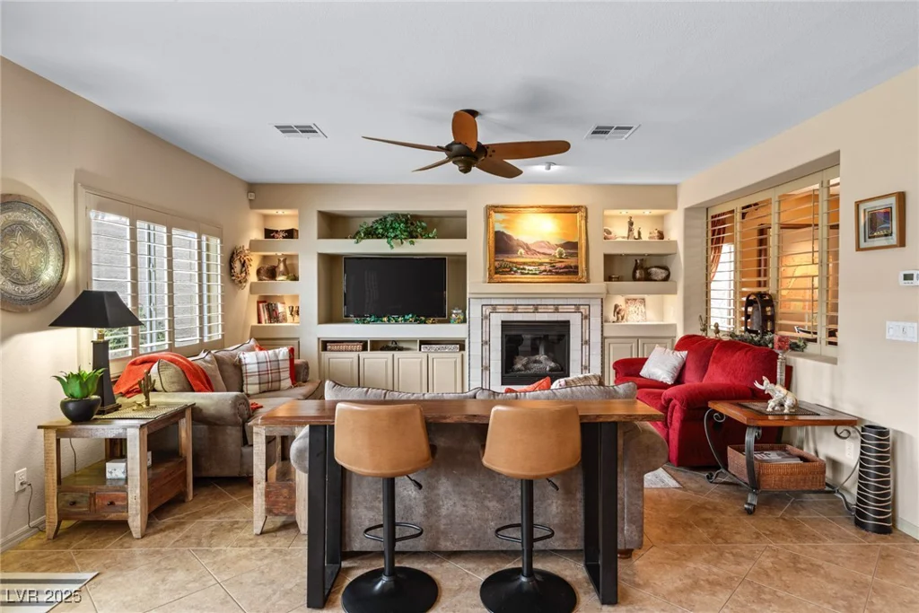 6422 Hughes Springs, Las Vegas, NV 89131