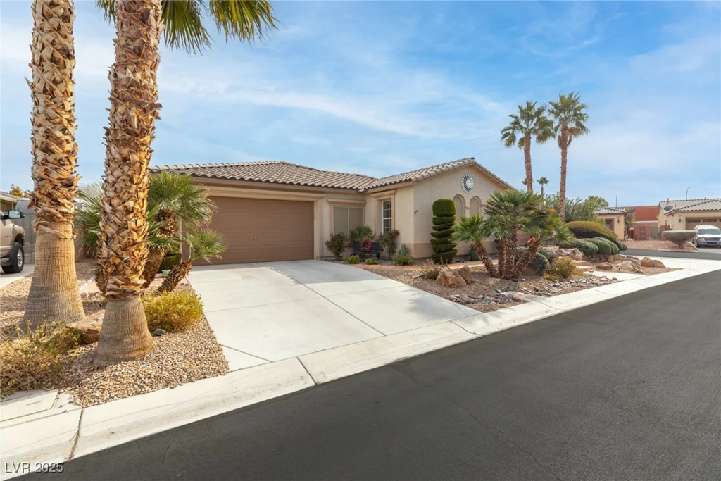 6422 Hughes Springs, Las Vegas, NV 89131