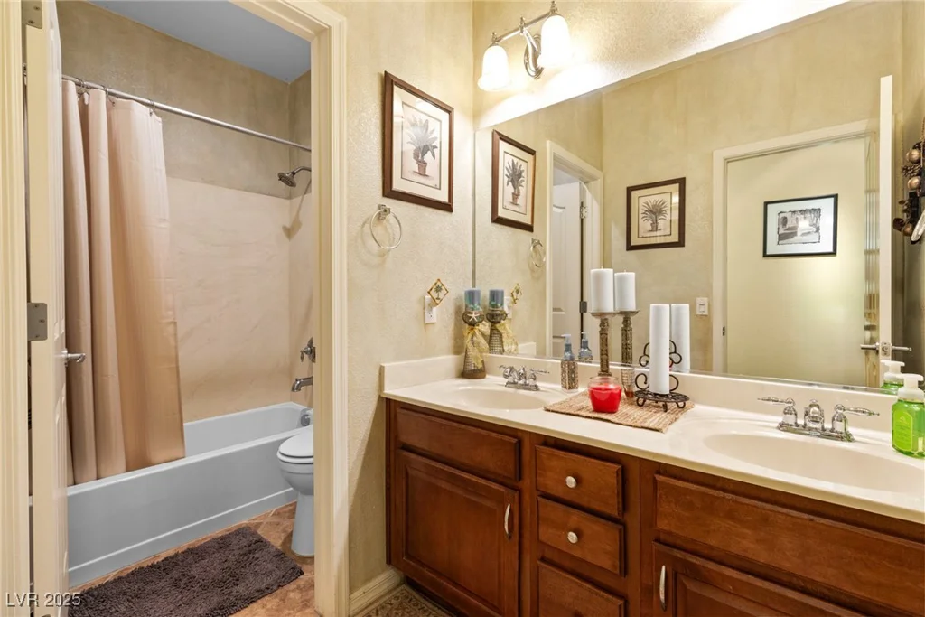 6422 Hughes Springs, Las Vegas, NV 89131