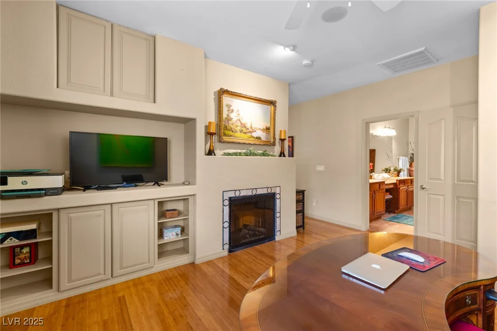 6422 Hughes Springs, Las Vegas, NV 89131
