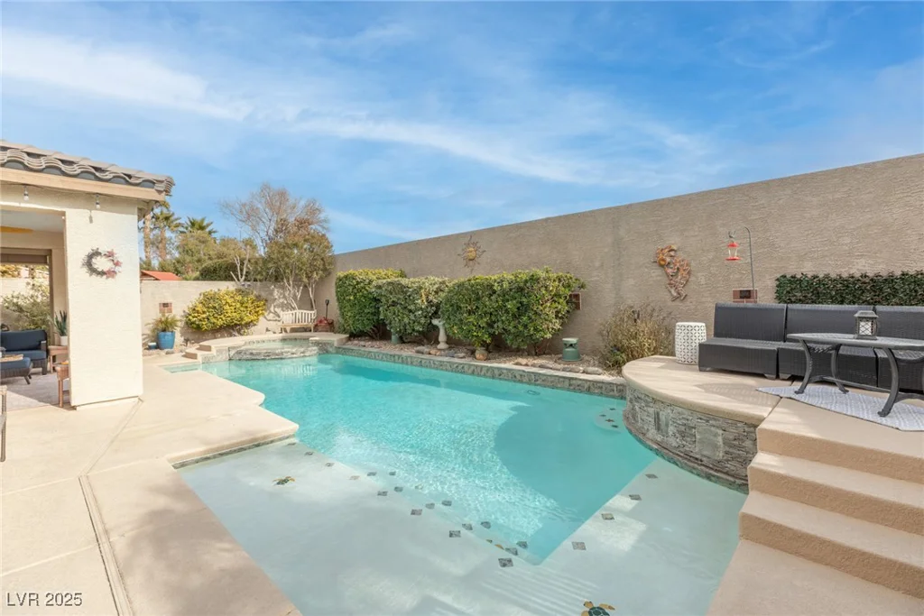 6422 Hughes Springs, Las Vegas, NV 89131