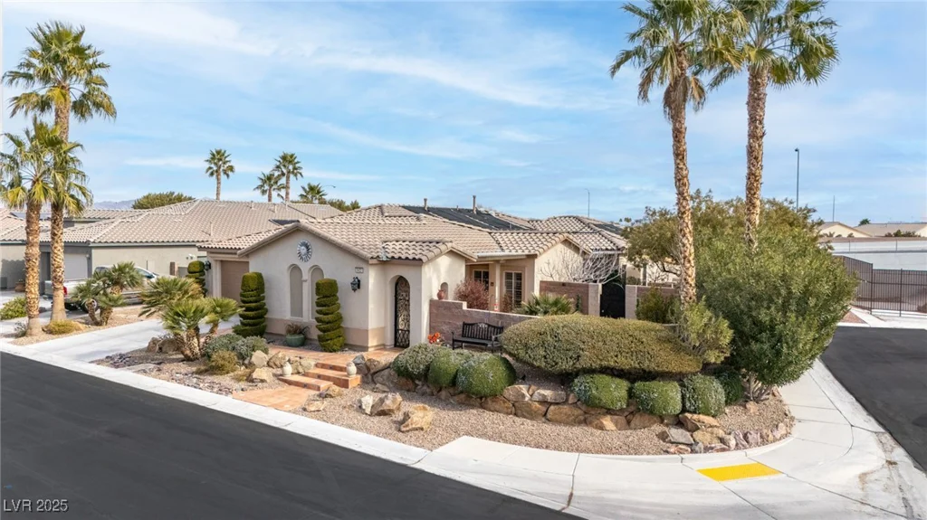 6422 Hughes Springs, Las Vegas, NV 89131