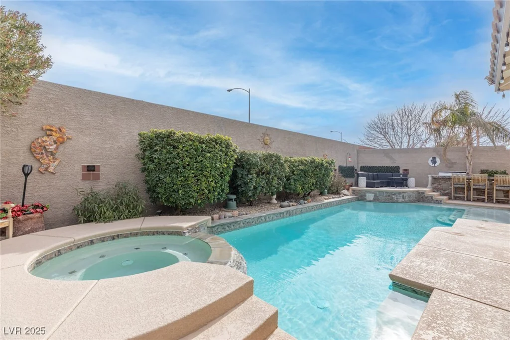 6422 Hughes Springs, Las Vegas, NV 89131