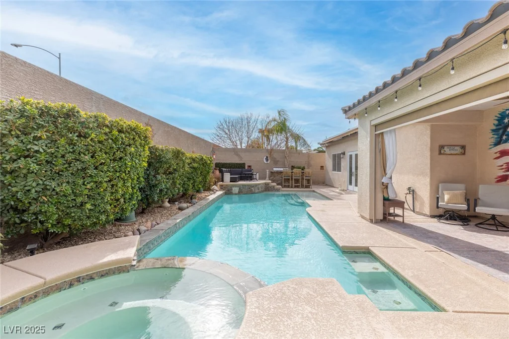 6422 Hughes Springs, Las Vegas, NV 89131