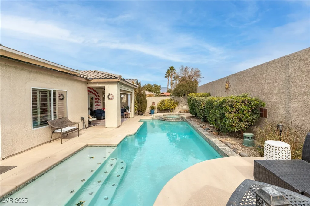 6422 Hughes Springs, Las Vegas, NV 89131