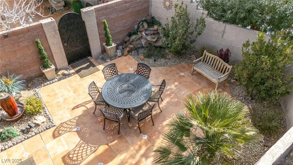 6422 Hughes Springs, Las Vegas, NV 89131