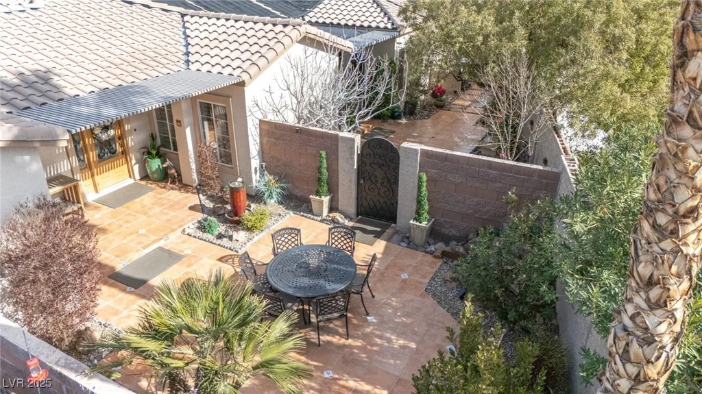 6422 Hughes Springs, Las Vegas, NV 89131