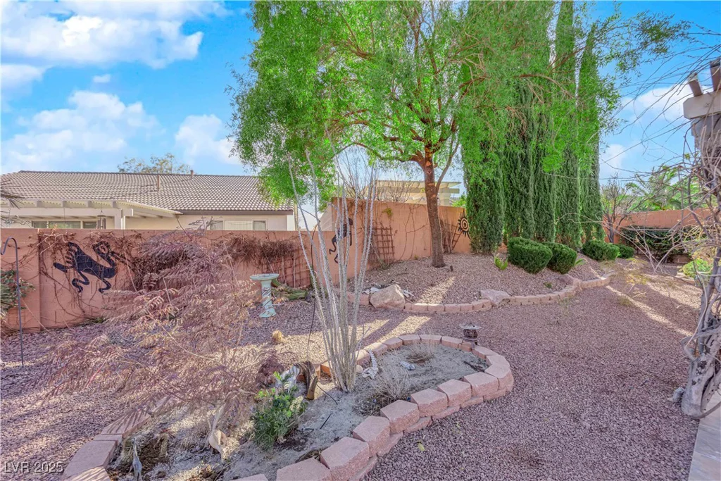 10125 James Harbin, Las Vegas, NV 89129