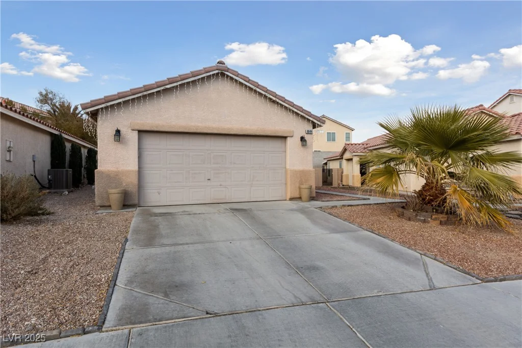 8644 Shady Pines, Las Vegas, NV 89143