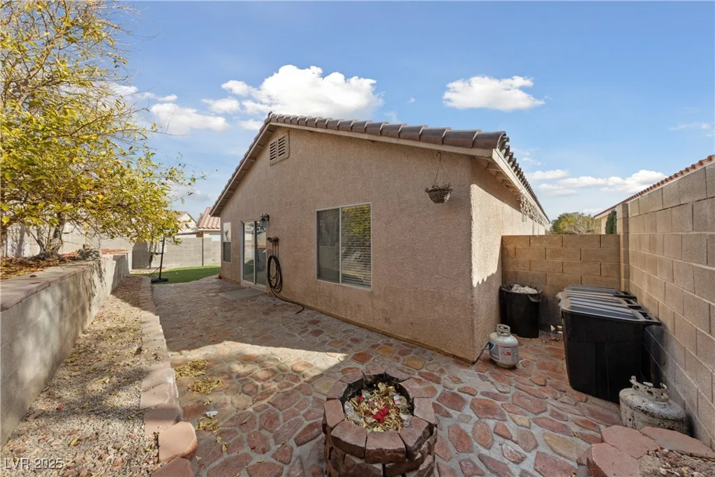 8644 Shady Pines, Las Vegas, NV 89143