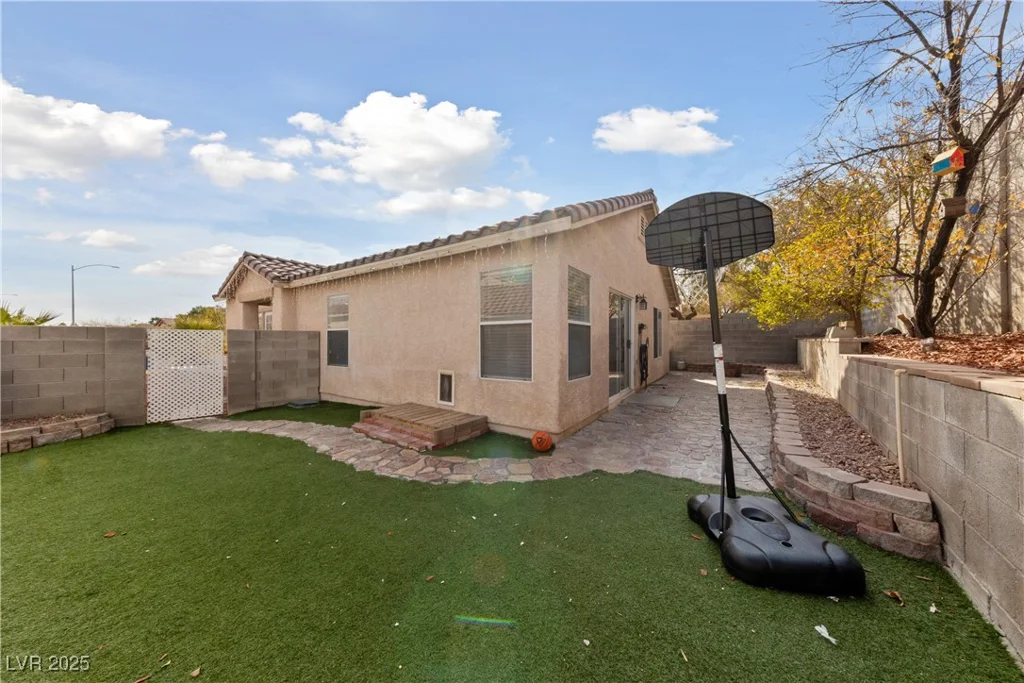 8644 Shady Pines, Las Vegas, NV 89143