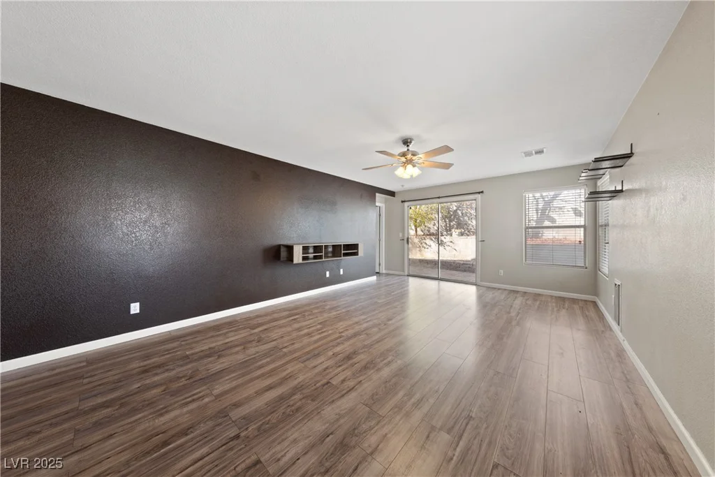 8644 Shady Pines, Las Vegas, NV 89143