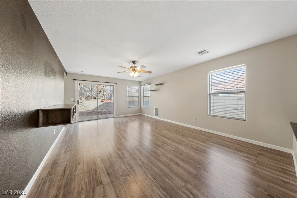8644 Shady Pines, Las Vegas, NV 89143