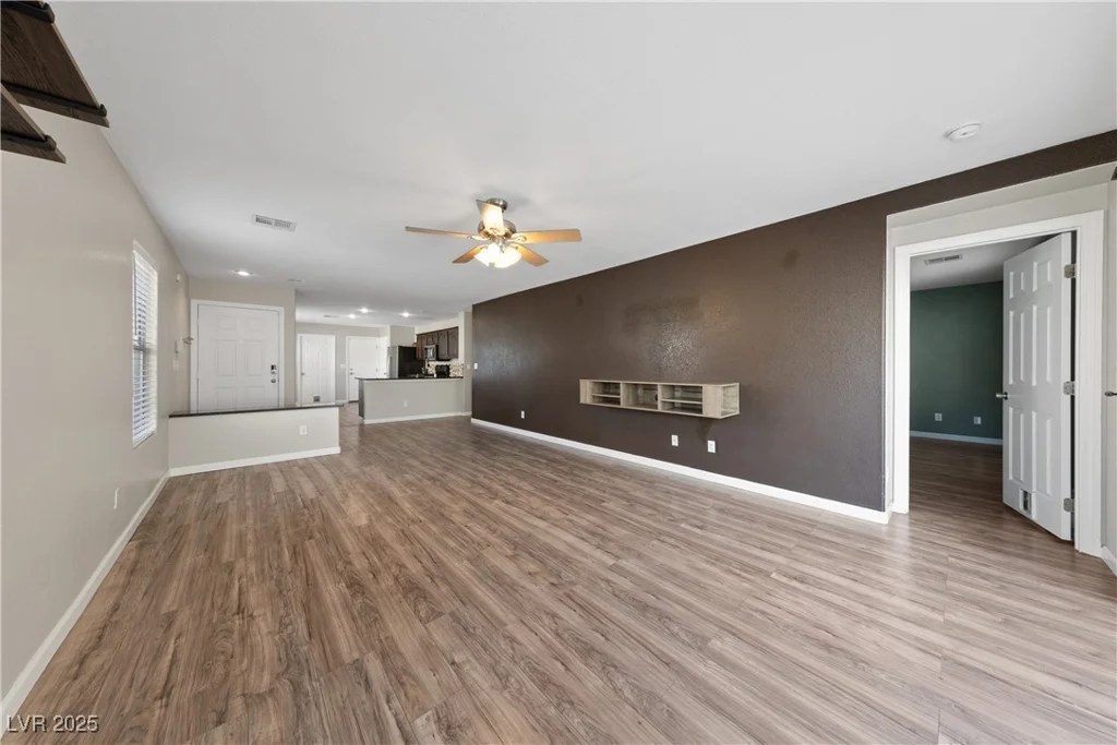 8644 Shady Pines, Las Vegas, NV 89143