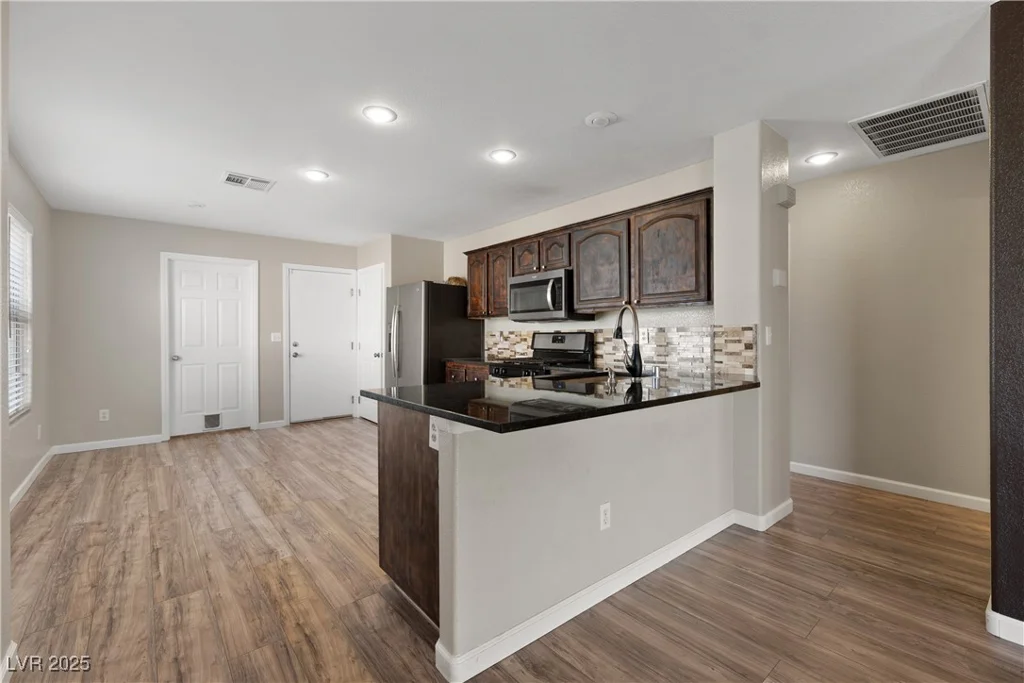 8644 Shady Pines, Las Vegas, NV 89143