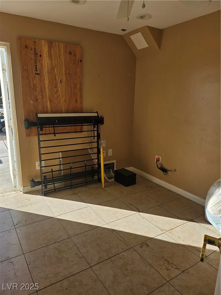2167 Walnut, Las Vegas, NV 89115