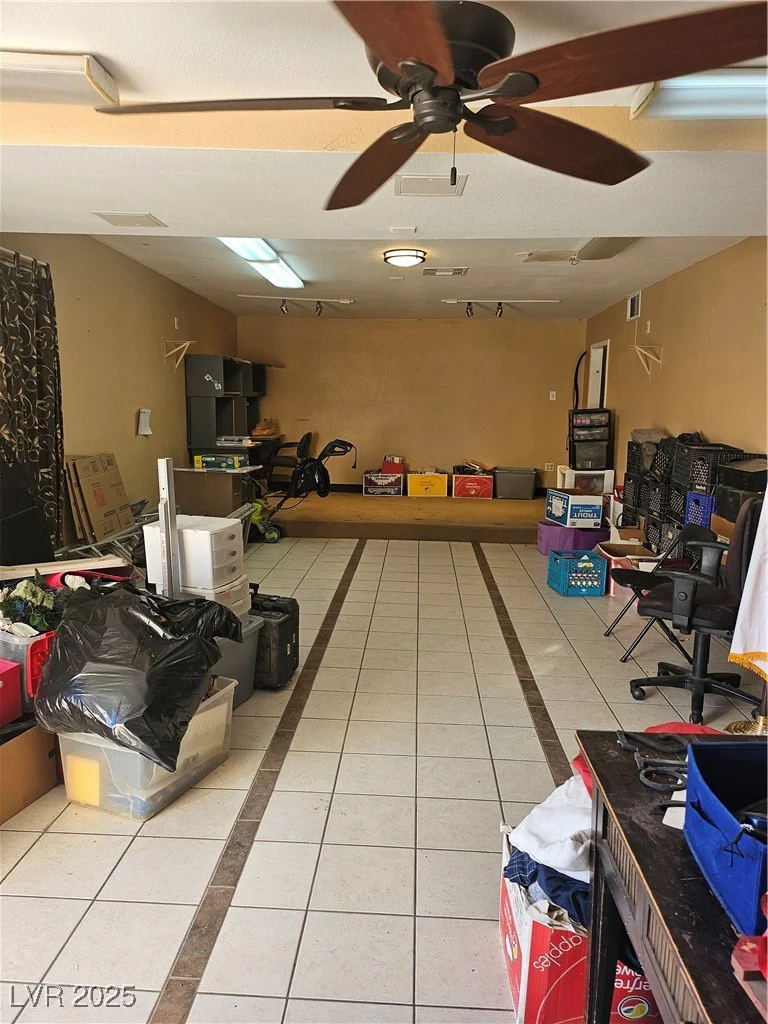 2167 Walnut, Las Vegas, NV 89115