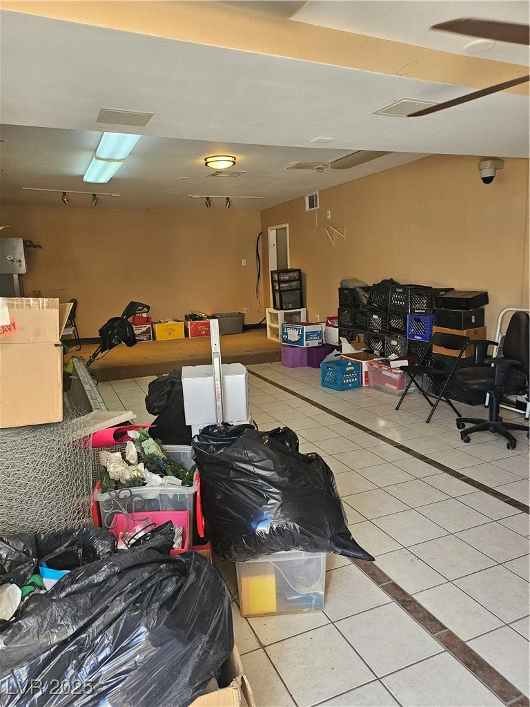 2167 Walnut, Las Vegas, NV 89115