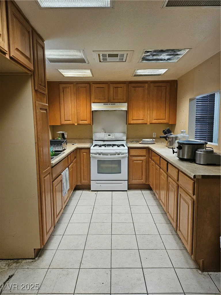 2167 Walnut, Las Vegas, NV 89115
