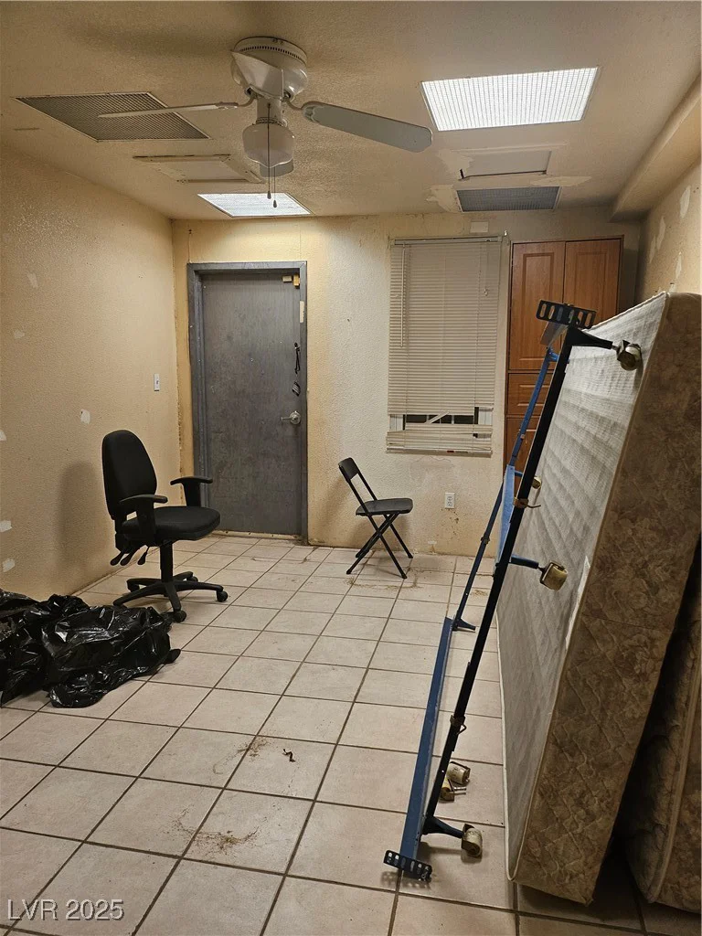 2167 Walnut, Las Vegas, NV 89115