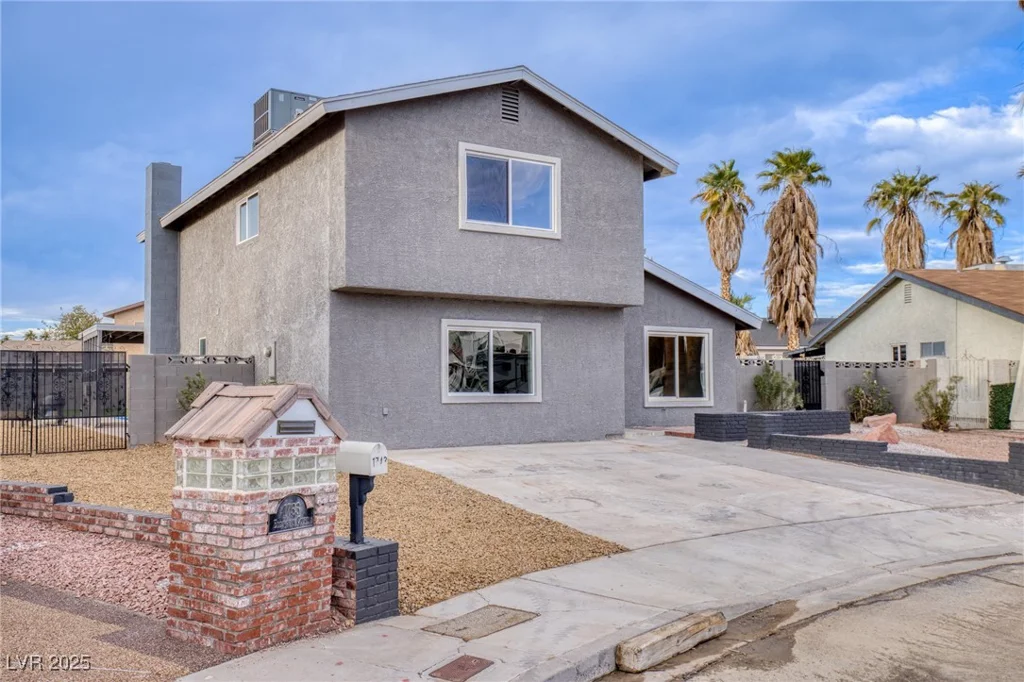 1743 Eddingham, Las Vegas, NV 89156