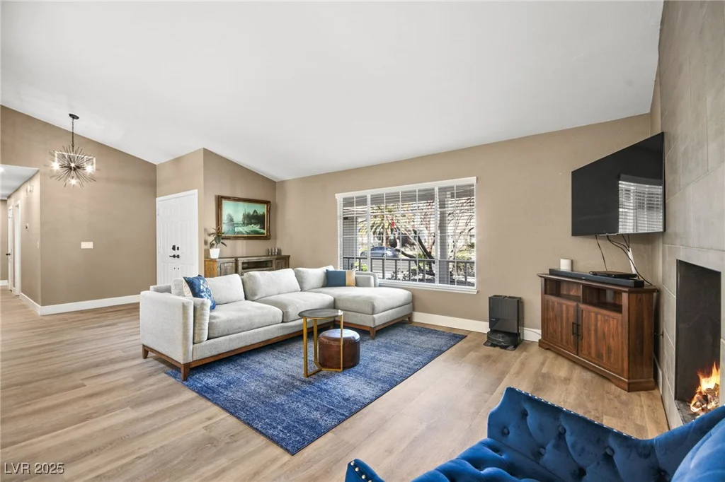 6413 Peppermill, Las Vegas, NV 89146