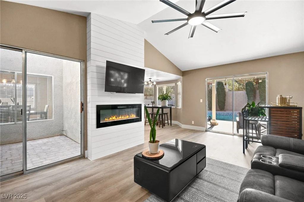 6413 Peppermill, Las Vegas, NV 89146