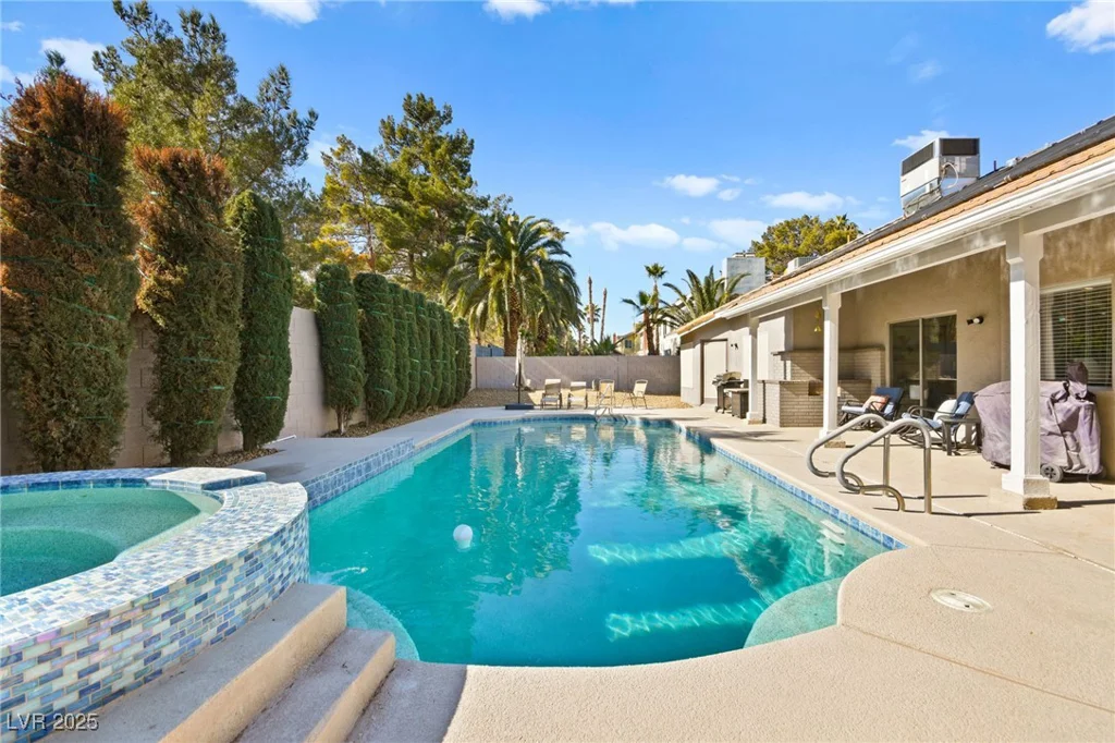 6413 Peppermill, Las Vegas, NV 89146