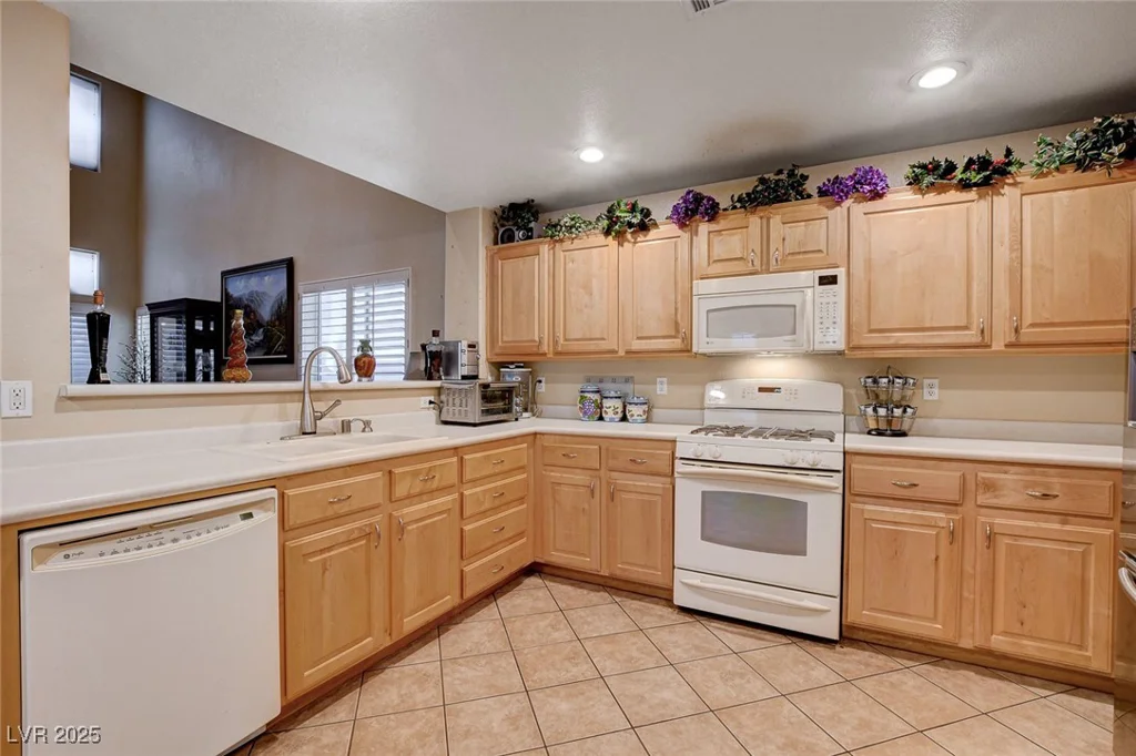 9322 Boulder Opal, Las Vegas, NV 89148