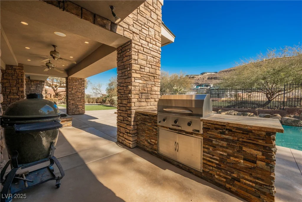 646 Saint Croix, Henderson, NV 89012